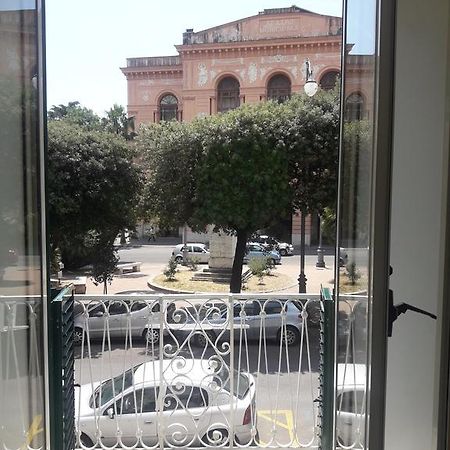 Verdi'S House Салерно Екстер'єр фото